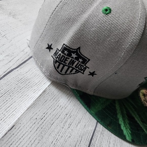 Green and Gray Kush Snapback - Picture 5 of 9